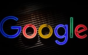Read more about the article Google Goads Employees Into Hybrid Work While Requiring Vaccinations