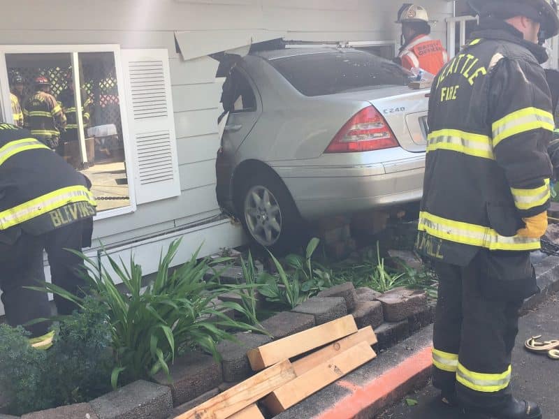 You are currently viewing 72 Year Old Woman Killed After Car Crashes Into Home In North Seattle